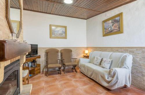 Cacin House | Holiday Home Rural Cacin by Interhome