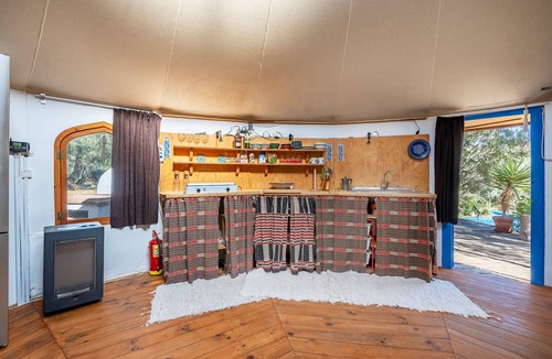 Lanjaron House | Holiday Yurt 'Eco Yurta Lanjarón' with Mountain View and Shared Pool