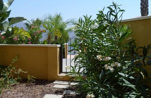 Velilla-Taramay Villa | HOLIDAYS WITH SEA AND MOUNTAIN VIEWS