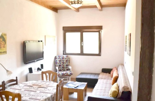 Ambroz Apartment | Homerez - Nice appartement for 4 ppl. with shared pool and jacuzzi at Ambroz