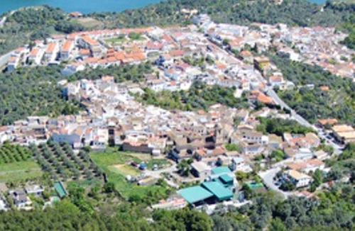 Pinos del Valle House | Homerez - Nice house for 4 ppl. with terrace at Pinos del Valle