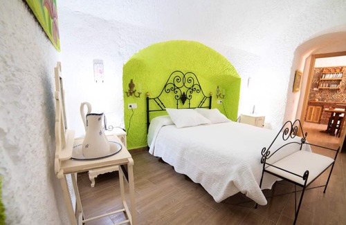 Guadix House | Homerez - Nice house for 6 ppl. with shared pool and terrace at Purullena