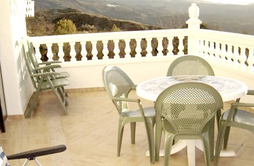 Yegen House | Homerez - Spacious house for 6 ppl. with terrace and balcony at Yegen