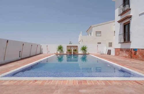 La Zubia Villa | Homerez - Spacious Villa in Granada with Private Pool and Jacuzzi
