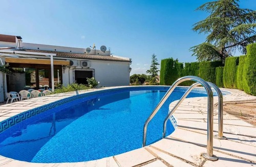 Barrio de la Vega Villa | Homerez - Spacious Villa with Private Pool in Monachil