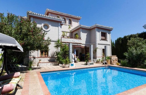 Padul Villa | Homerez - Villa for 12 ppl. with swimming-pool, garden and terrace at Padul