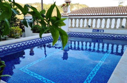 Conchar Villa | Homerez - Villa for 14 ppl. with swimming-pool, garden and terrace at Cónchar