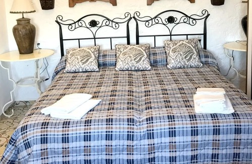 Baza Villa | Homerez - Villa for 14 ppl. with swimming-pool, garden and terrace at Baza