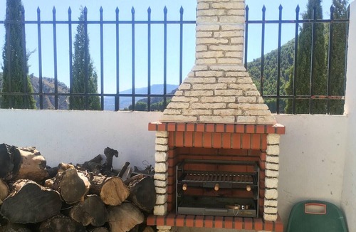 Conchar Villa | Homerez - Villa for 8 ppl. with swimming-pool, garden and balcony at Granada
