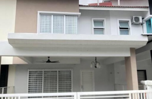 Shah Alam House | Homestay 7-12pax in Shah Alam