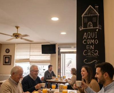 Benavides de Orbigo House | Hostal Dobe