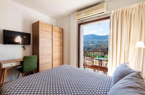 Melegis House | Hostal y Apartamento Rural Los Naranjos
