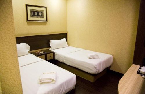 Kampung Haji Abdullah Hukum Hotel | Hotel Valenza