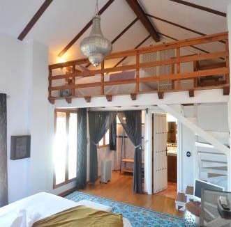 San Ildefonso Villa | House&Cave Parking and Terrace, in the city