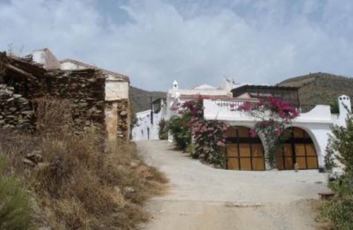 Rubite House | House with character, found in a small white washed village in a rural setting