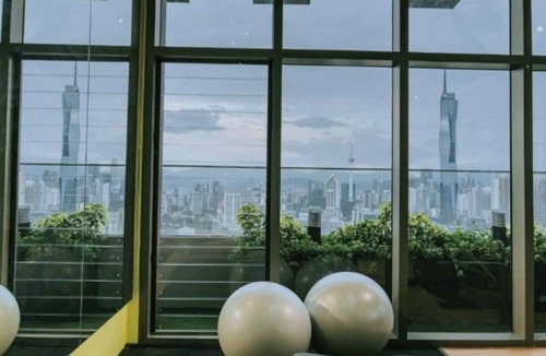 Brickfields Apartment | KL Sentral Studio, Sky jacuzzi, pool, Petronas KLCC view-steps to Monorail 21