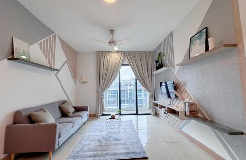 Maluri Apartment | KL V Residence I with Balcony I 吉隆坡双威伟乐城民宿-附有阳台 I Walking distance to MRT & Mall & Nanjing Street I 马中英服务 I Malay English Chinese