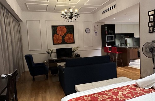 Kuala Lumpur City Centre Apartment | Klcc studio with a rooftop garden/playground