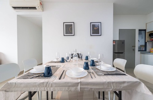 Taman Pertama Apartment | Kuala Lumpur Skyline CityView Comfort Home