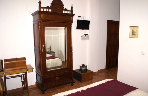 Murchas Bed & Breakfast | La Cañota Superior King Room Adults Only, bedroom and ensuite bathroom and WIFI