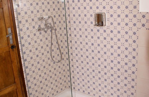 Murchas Bed & Breakfast | La Cañota Superior King Room Adults Only, bedroom and ensuite bathroom and WIFI