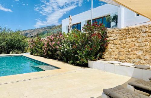Carataunas Villa | La Casa de Cristal - Alpujarra Escape