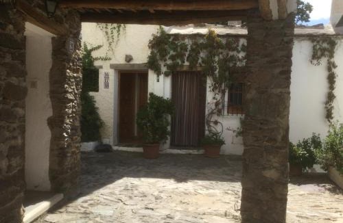Bubion Apartment | La Ermita del Poqueira