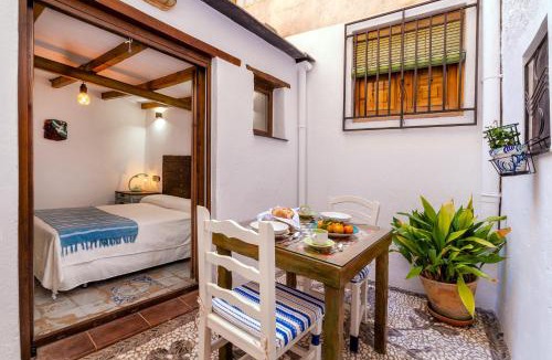 Carataunas House | La Posada del Gato Carataunas