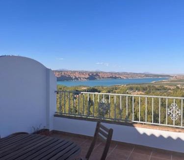 Freila Apartment | La Vista Del Lago - Lake Negratin View