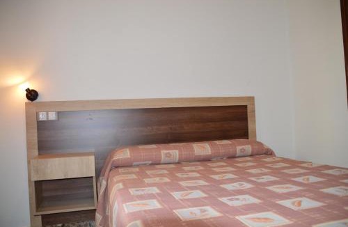 La Calahorra House | LABELLA - Hostal Rural Restaurante