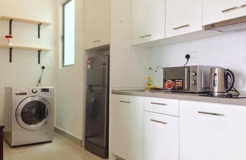 Cyberjaya Apartment | Lake View Breathtaking Cybersquare 500mbps wifi