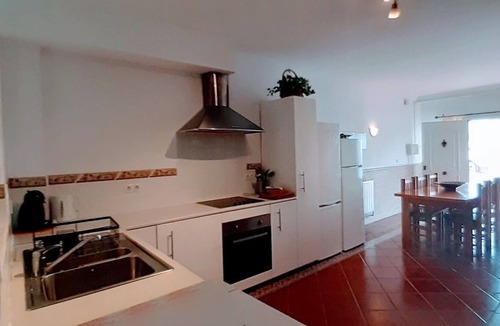 Jatar House | Large affordable house Near Alhama de Granada, Free wifi, private pool + garden.
