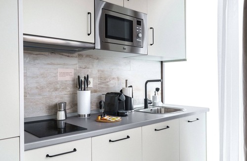 Central District Apartment | Limehome Granada Calle Lopez Rubio