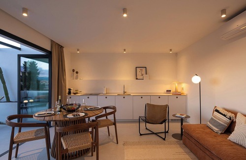 Genil Apartment | Luxurious Skyview Apartment with Private Pool & Expansive Terrace