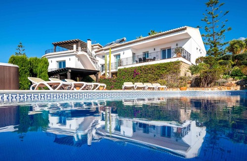 Velilla-Taramay Villa | Luxury 8 bedroom, 5 bathroom villa with stunning view and private pool and gardens