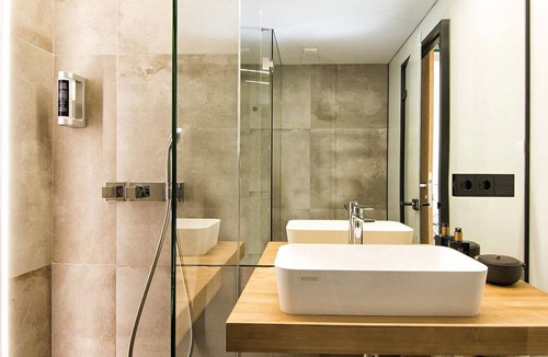 Granada City Center Apartment | Luxury Alhambra Penthouse Collection Arrayanes