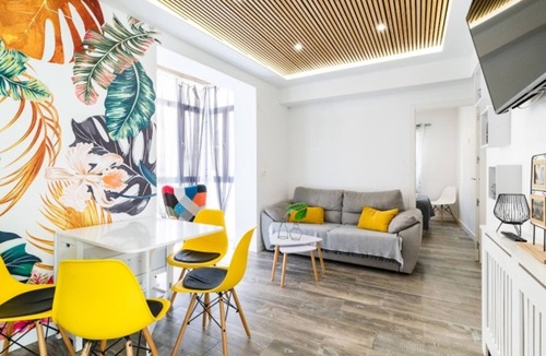 Chana Apartment | Luxury Apartment Near Granada Center - 3 Mins to Train Station