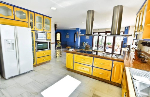 Salobrena Villa | Luxury villa private pool, jacuzzi, bbq and garden