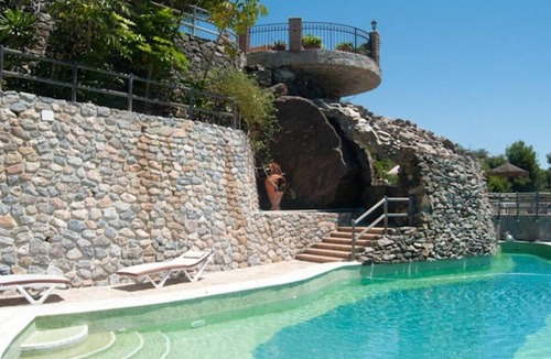 Salobrena Villa | Luxury villa private pool, jacuzzi, bbq and garden