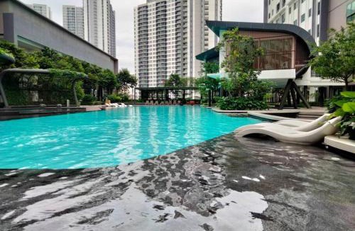 Sentul Pasar Apartment | M Centura Sentul 3-Bedroom Pool View Residences by Homebrickz