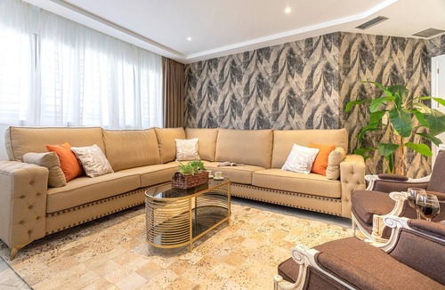 Central District Apartment | Magnificent 3 bedrooms apartment in the heart of Granada. Isabel la Catolica I