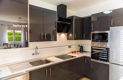Padul Ski Chalet | Magnificent villa: 2 private pools, BBQ, garden & parking. 13 per. In Padul