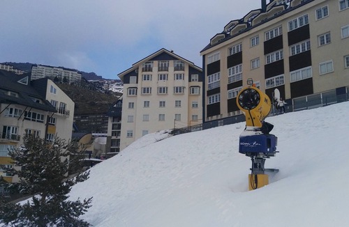 Pradollano Apartment | MARIBEL SKI, ON FOOT OF TRACKS
