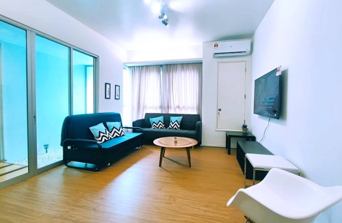 Kampung Segambut Dalam Apartment | Modern Mont Kiara Homestay, Izen Kiara 1, 163 Park