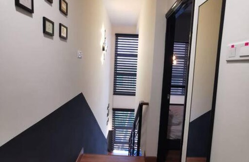 Kuala Lumpur Apartment | Mont Kiara Duplex - 5 min to Solaris MITEC Matrade