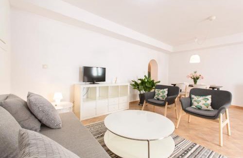 Sacromonte Apartment | Montes Claros 26