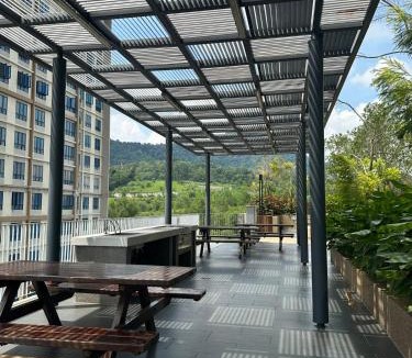 Taman Melawati Apartment | Nadayu63 Melawati I 3R2B I Free Parking I Netflix