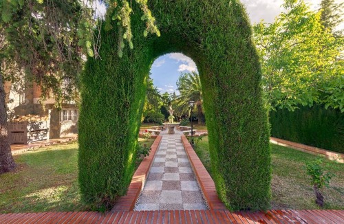 Barrio de la Vega Villa | NEW LUXURY VILLA C&C. PRIVATE POOL, GARDEN AND BARBECUE.