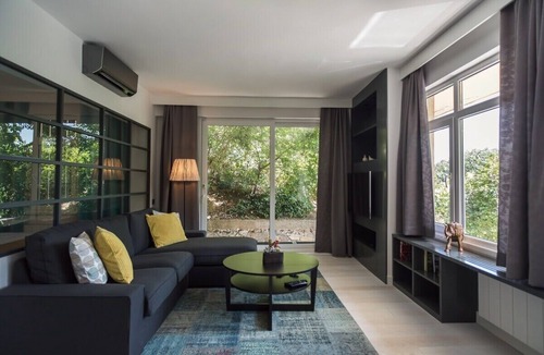 Bebek Apartment | Newly renovated 2 bedroom modern super cozy flat located on the first floor