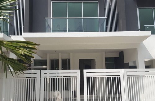 Seri Kembangan House | Paragon 150 Cozy Home